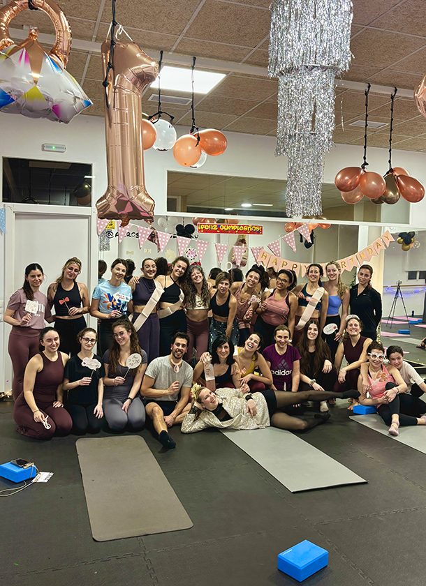 ¡Celebra con Barre o Yoga Aéreo tu despedida o cumpleaños! - Imagen 3