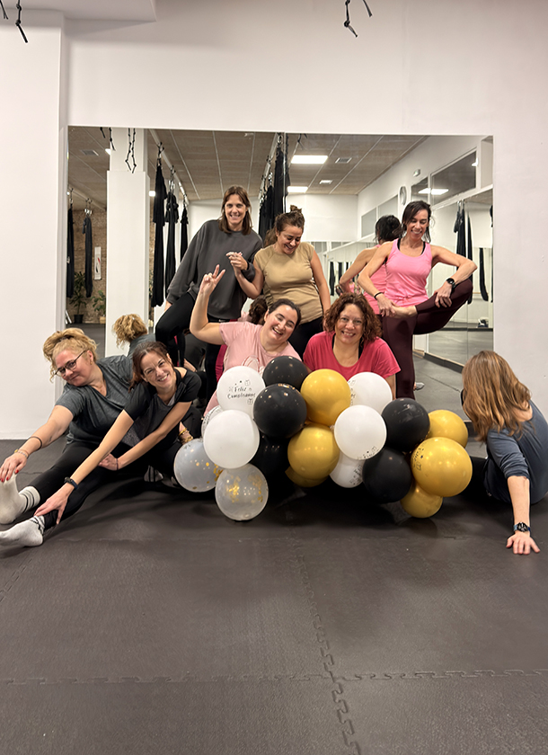 ¡Celebra con Barre o Yoga Aéreo tu despedida o cumpleaños! - Imagen 7